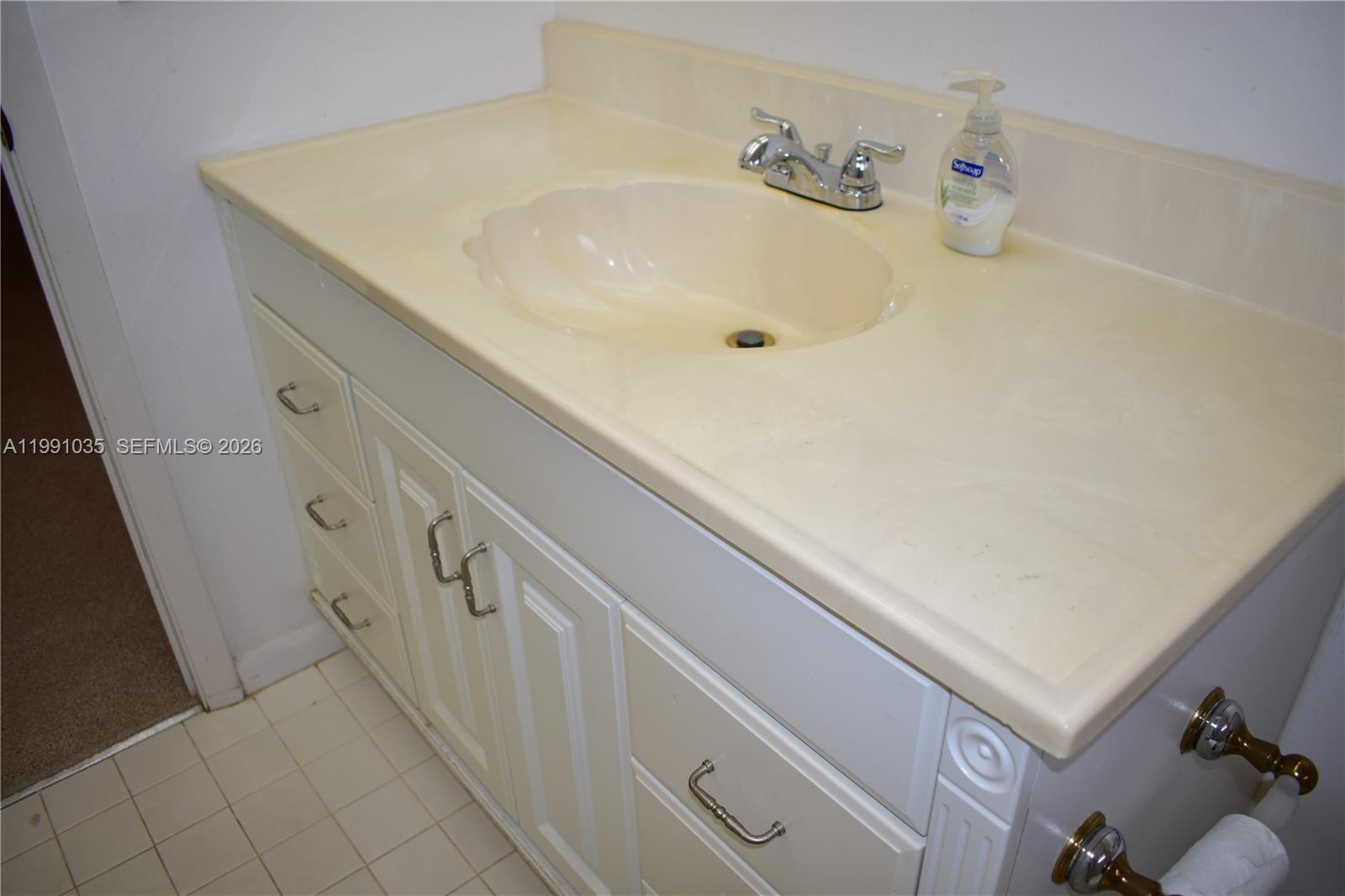 9800 Sunrise Lks Blvd #208 Sunrise, FL 33322