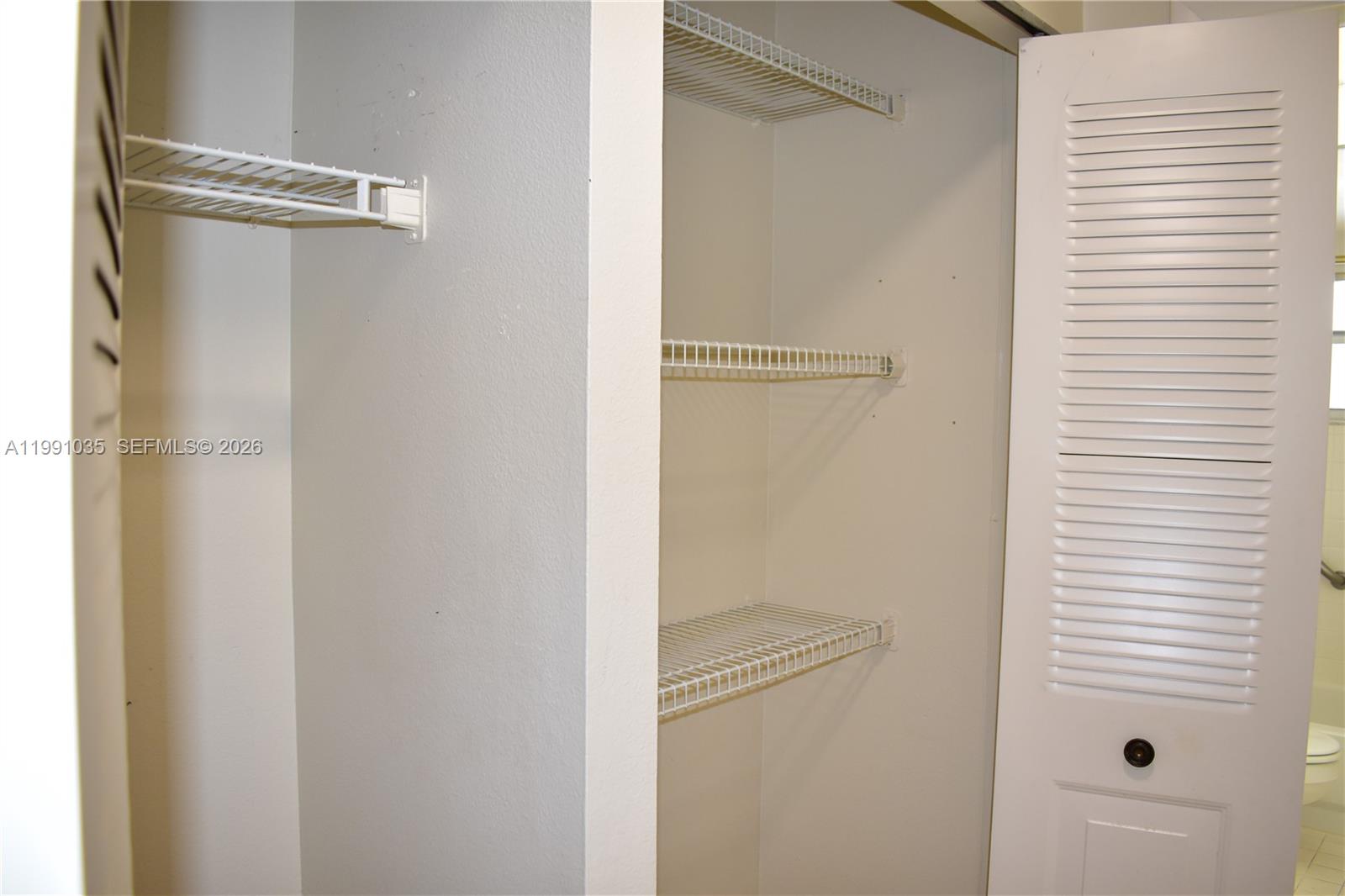 9800 Sunrise Lks Blvd #208 Sunrise, FL 33322