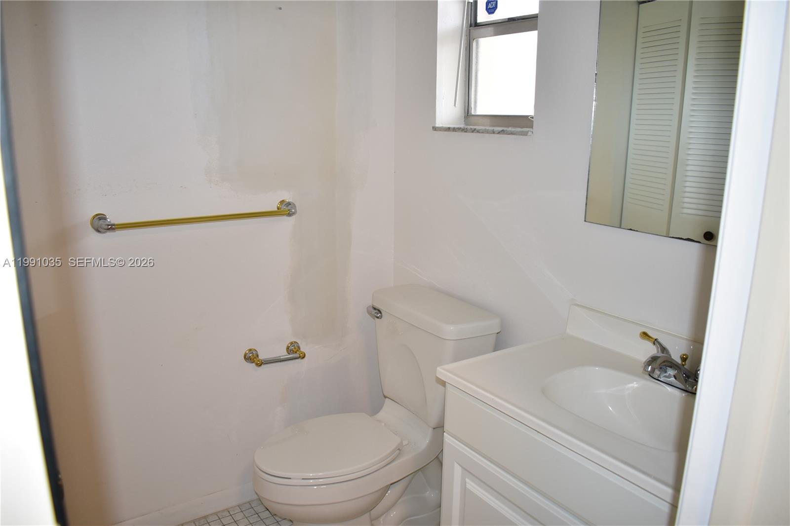 9800 Sunrise Lks Blvd #208 Sunrise, FL 33322