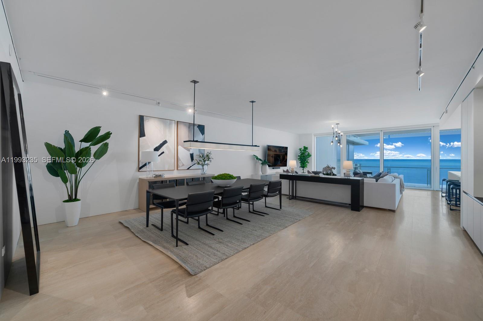 image The Surf Club Four Seasons15