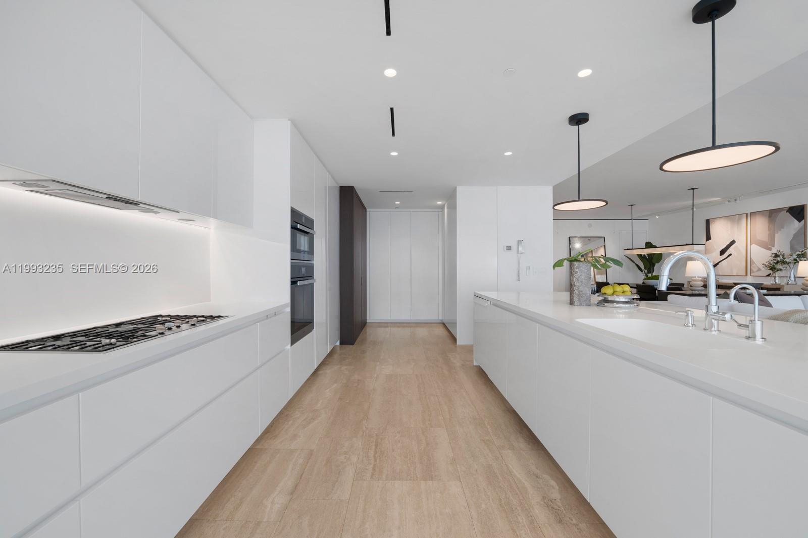 image The Surf Club Four Seasons18