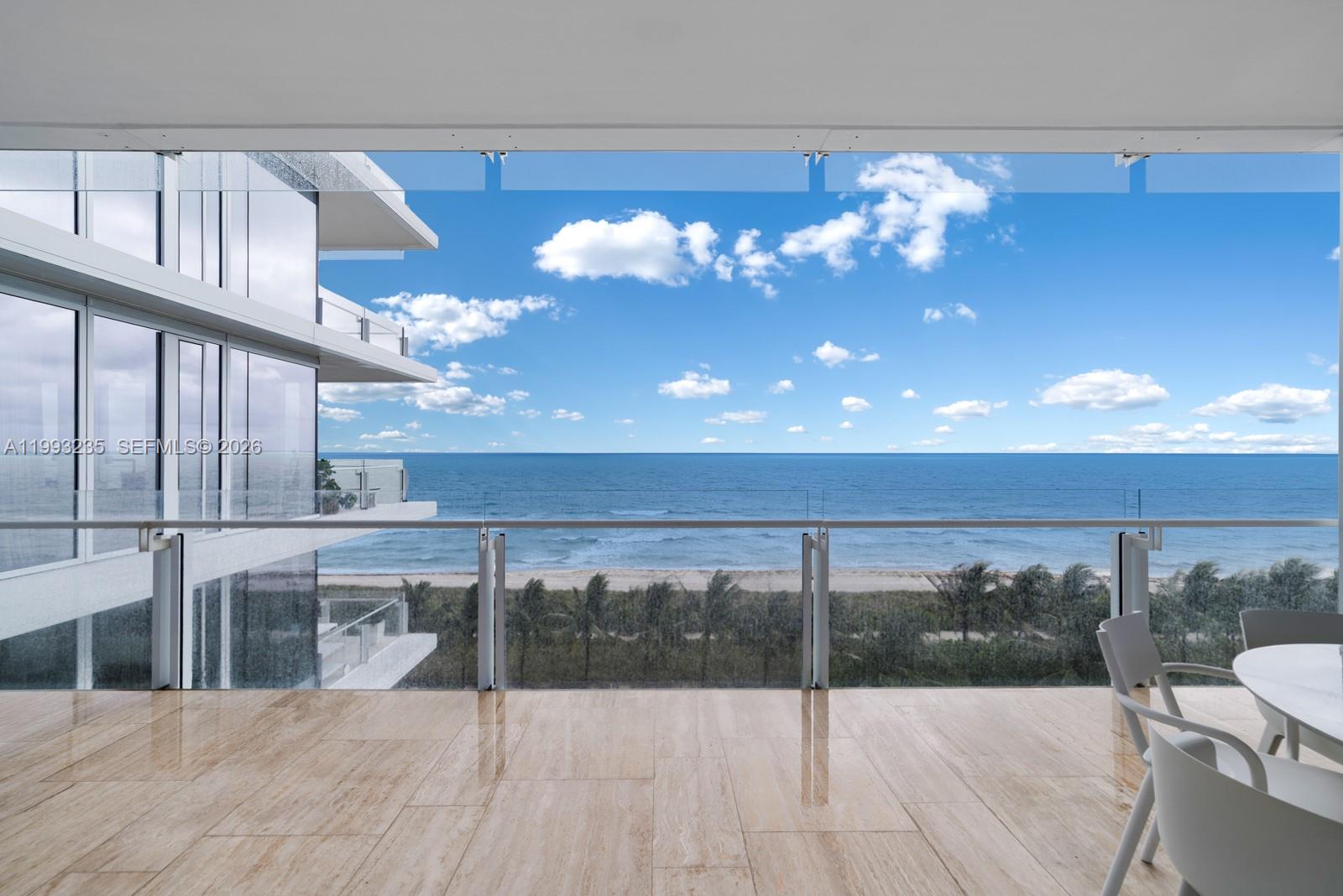 image The Surf Club Four Seasons26