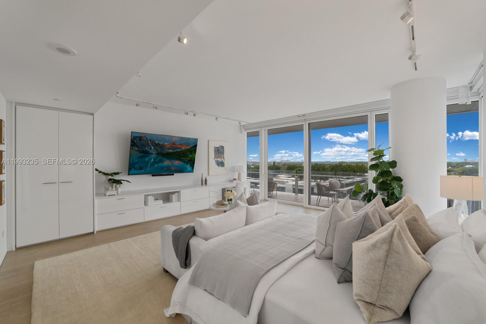 image The Surf Club Four Seasons32