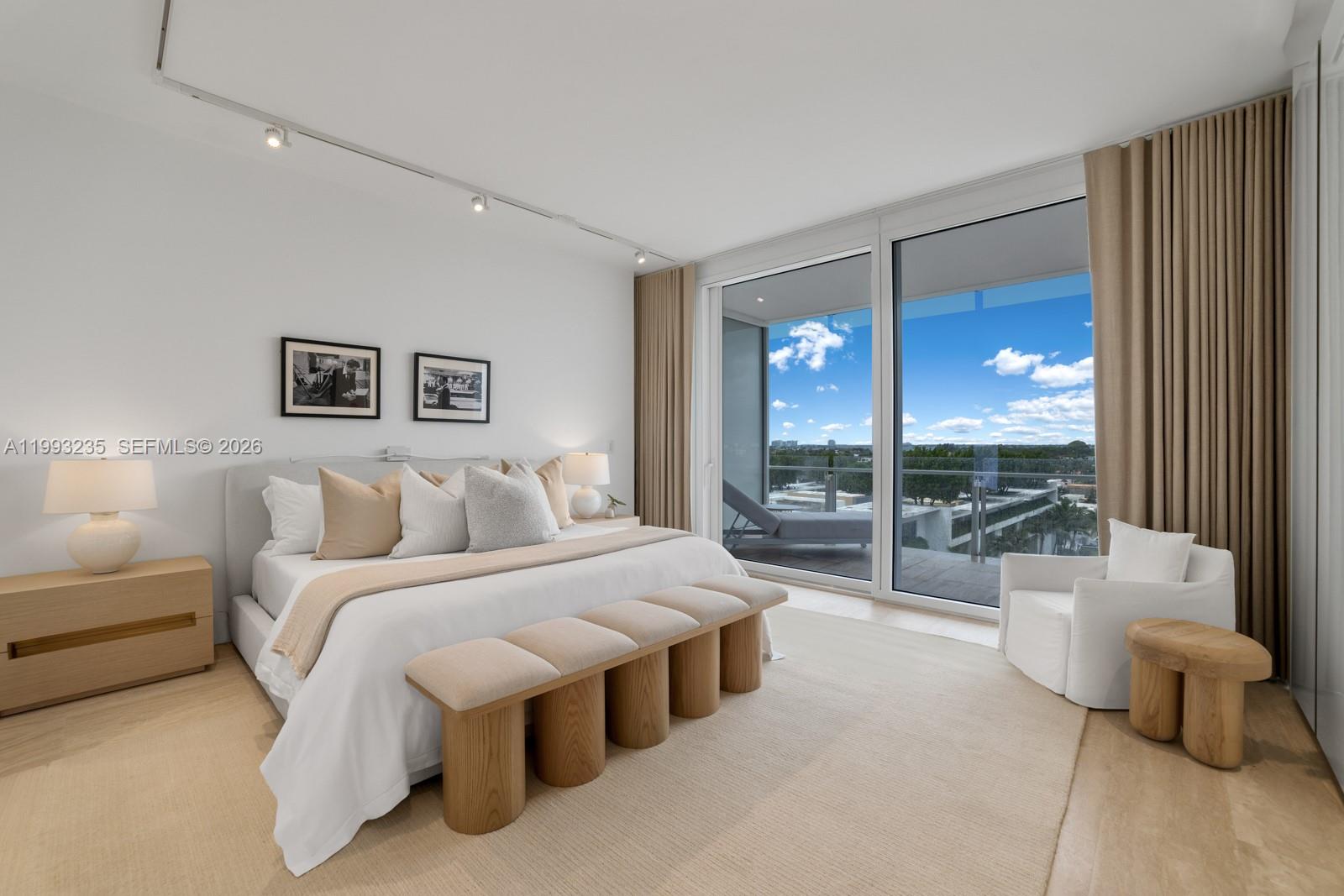 image The Surf Club Four Seasons44