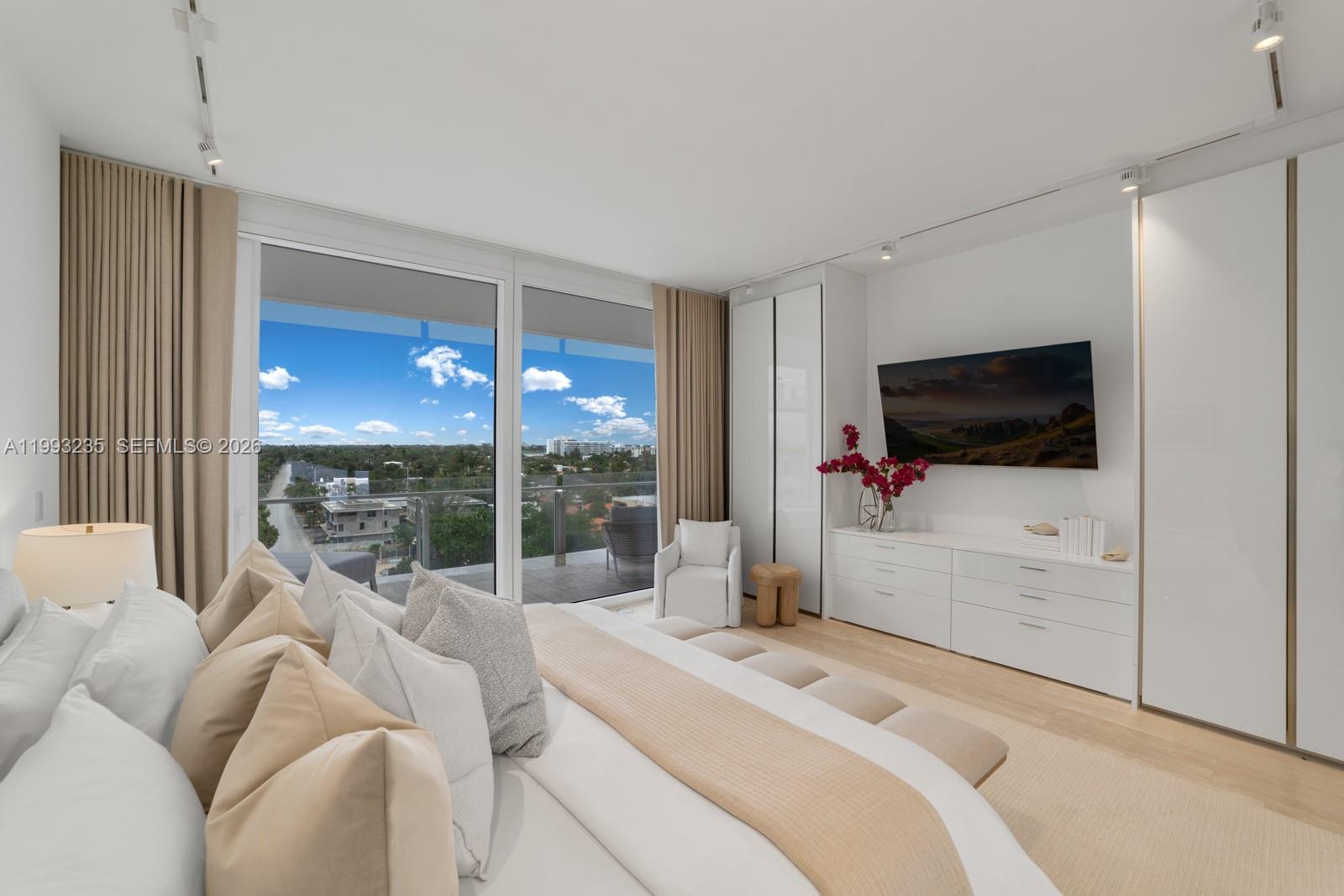 image The Surf Club Four Seasons45