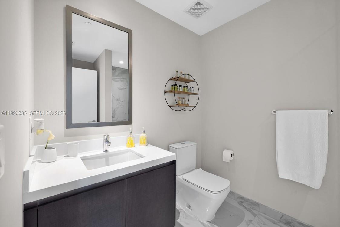 851 NE 1st Ave #3401 Miami, FL 33132