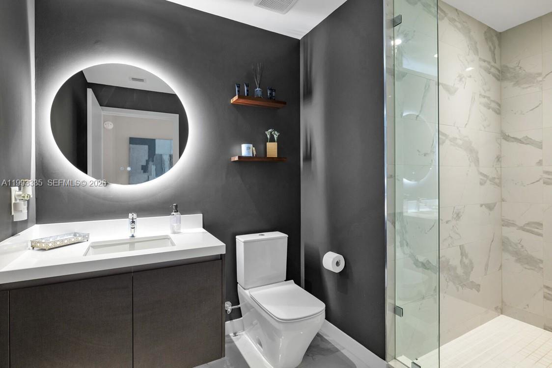 851 NE 1st Ave #3401 Miami, FL 33132