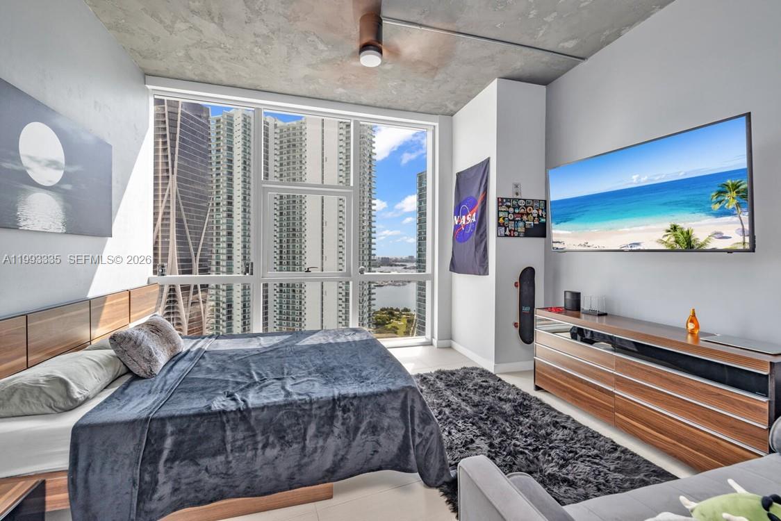 851 NE 1st Ave #3401 Miami, FL 33132