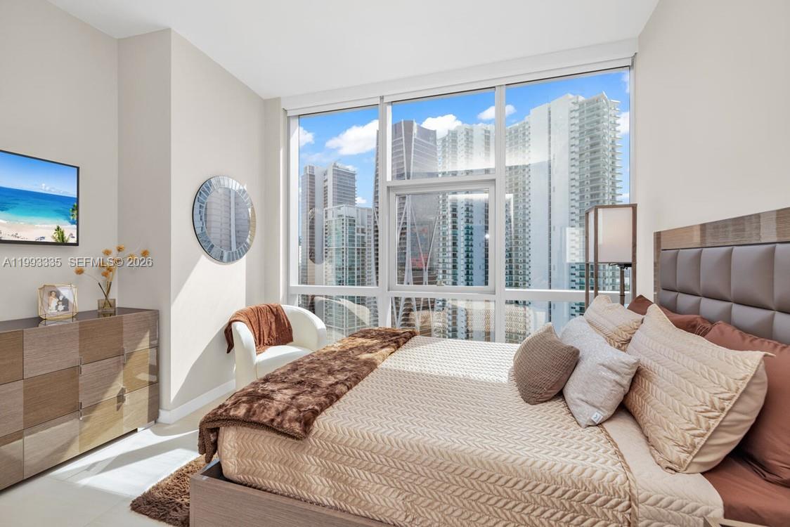 851 NE 1st Ave #3401 Miami, FL 33132