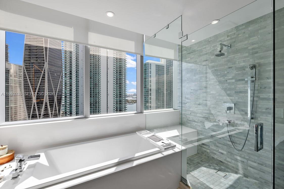 851 NE 1st Ave #3401 Miami, FL 33132