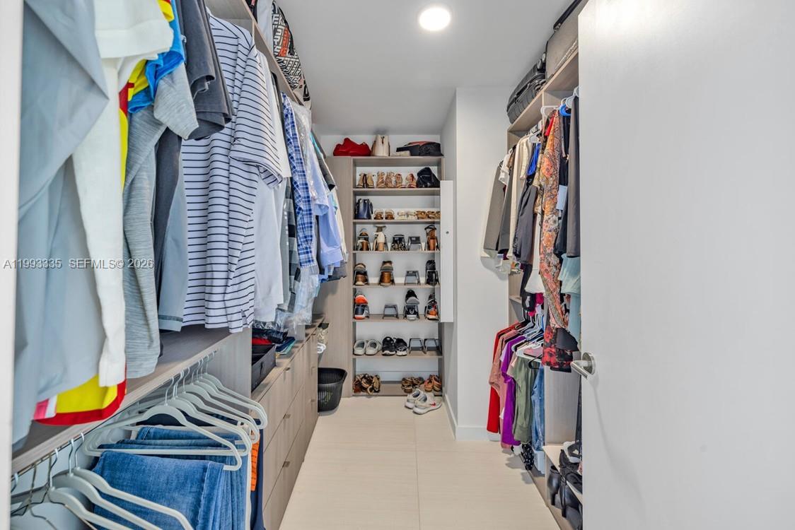 851 NE 1st Ave #3401 Miami, FL 33132