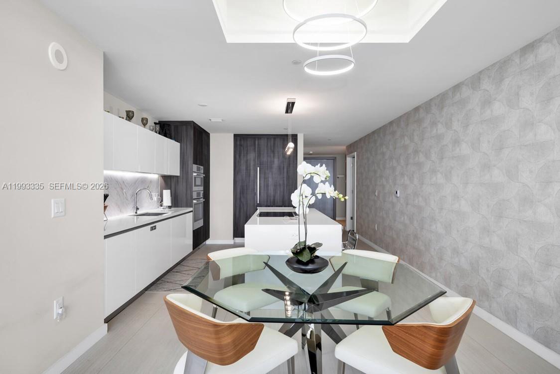 851 NE 1st Ave #3401 Miami, FL 33132