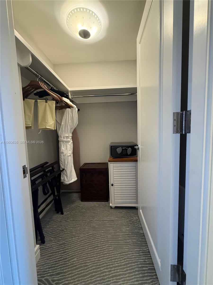 1435 Brickell Ave #3305 Miami, FL 33131