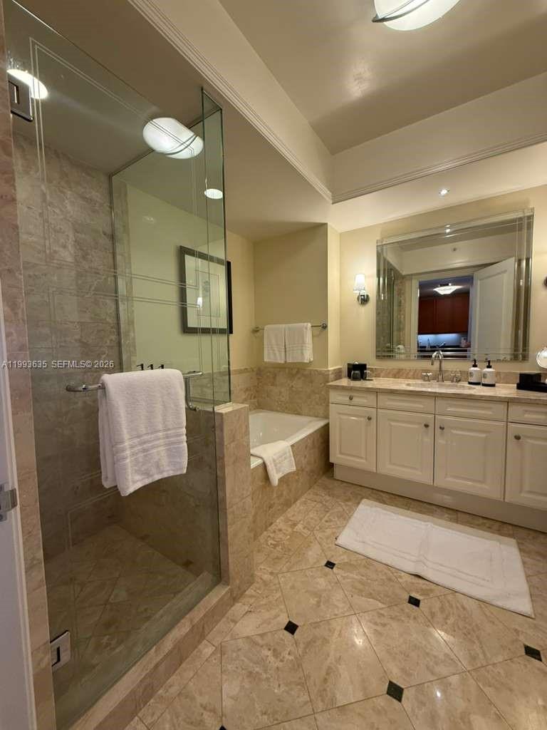 1435 Brickell Ave #3305 Miami, FL 33131