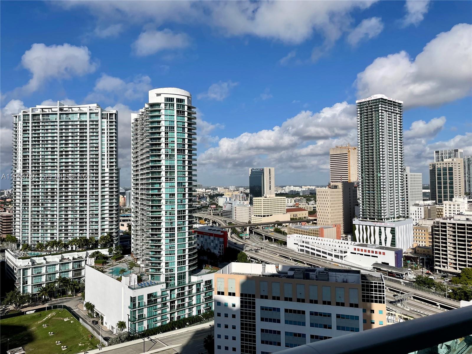 image Brickell on the River North13