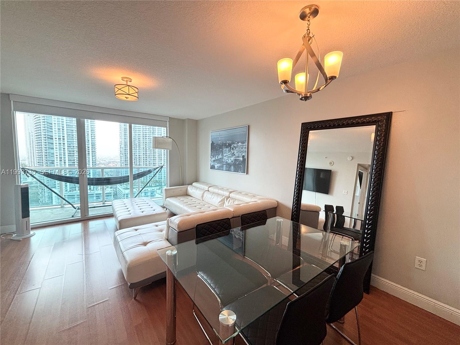 image Brickell on the River North7