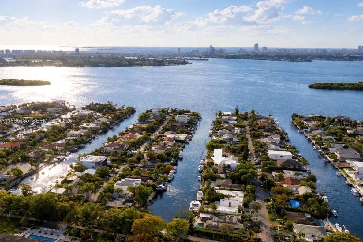 1895 NE 118th Rd North Miami, FL 33181