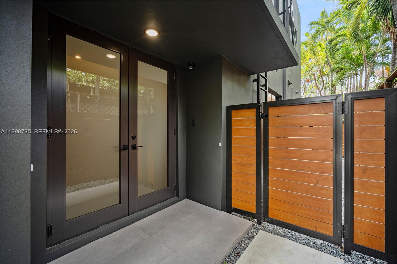 2960 W Trade Ave Coconut Grove, FL 33133