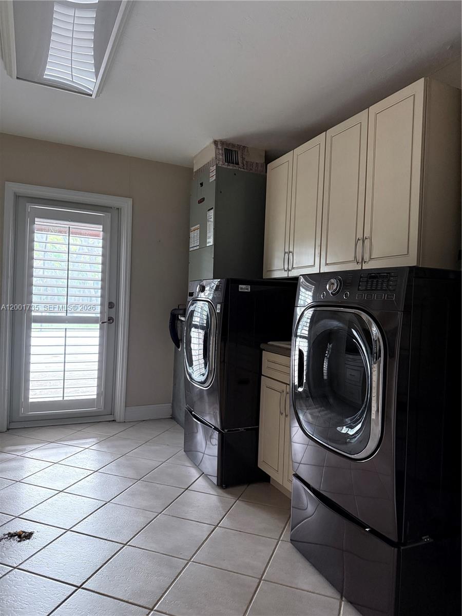 11401 SW 102nd Ave Miami, FL 33176