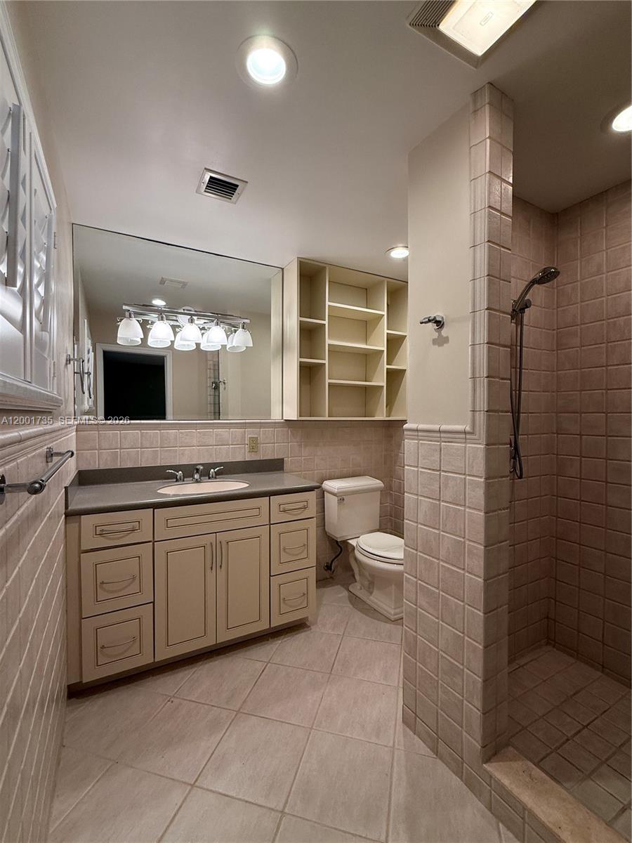 11401 SW 102nd Ave Miami, FL 33176