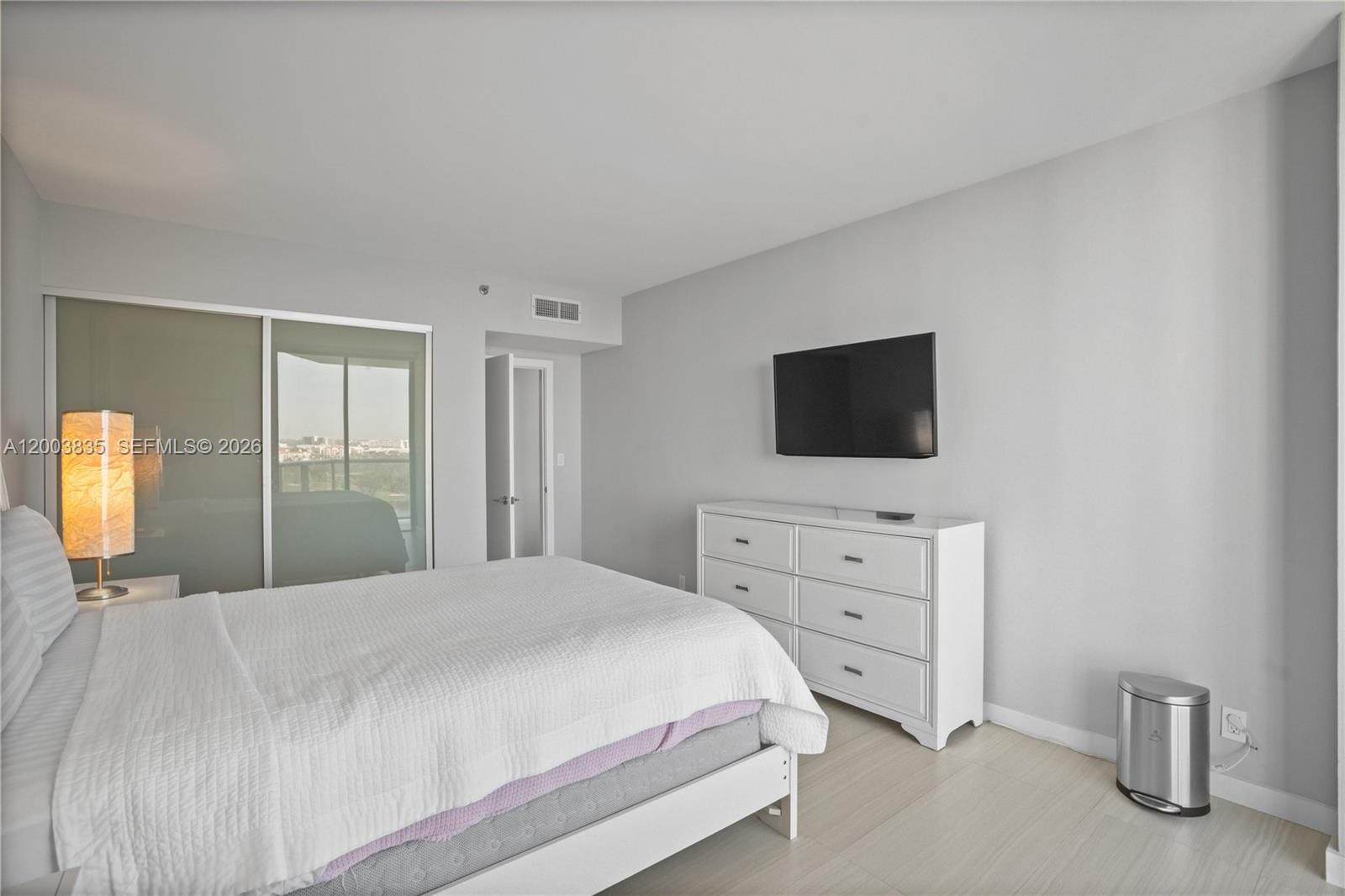 image Hamptons West17