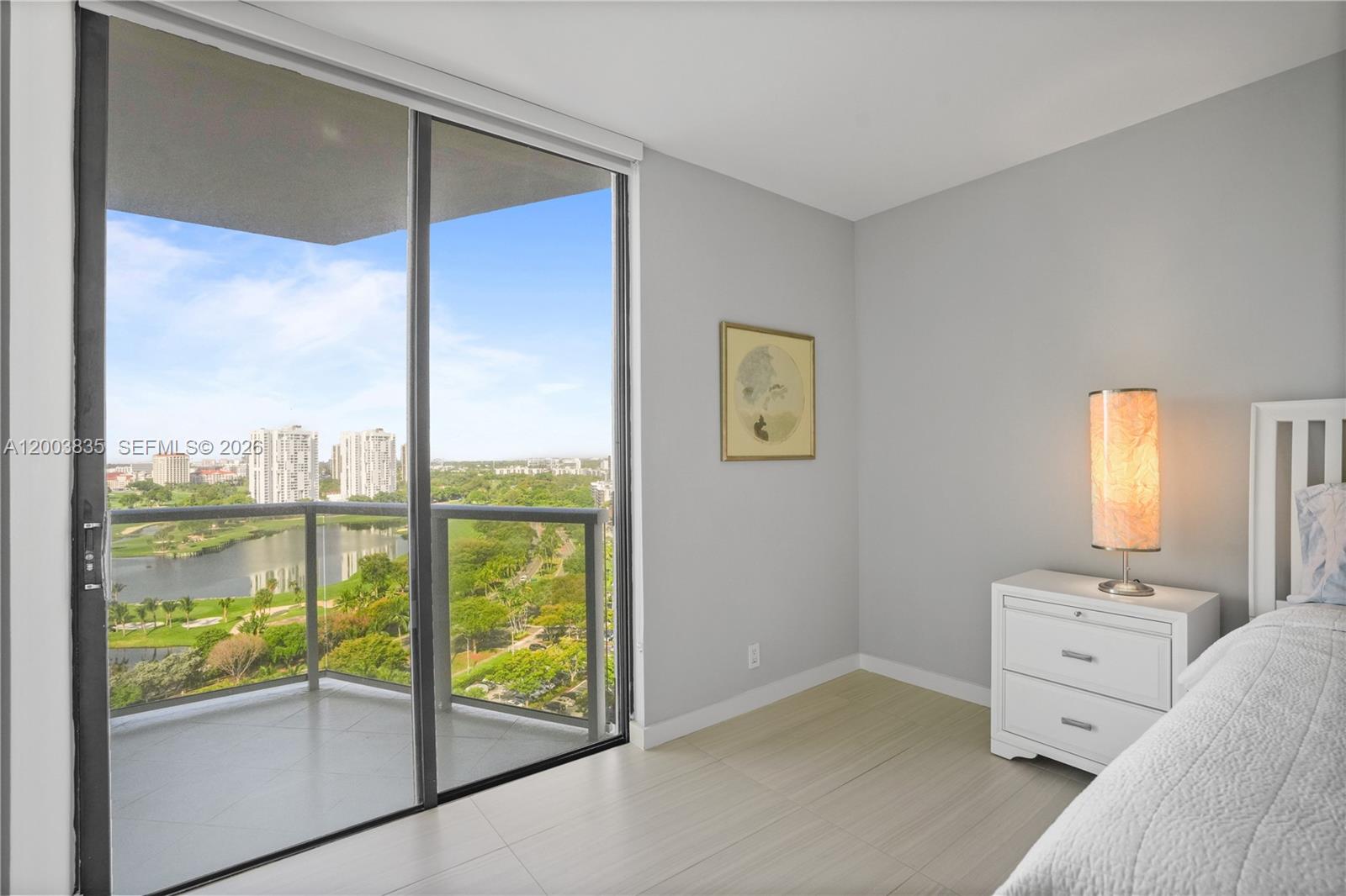 image Hamptons West20