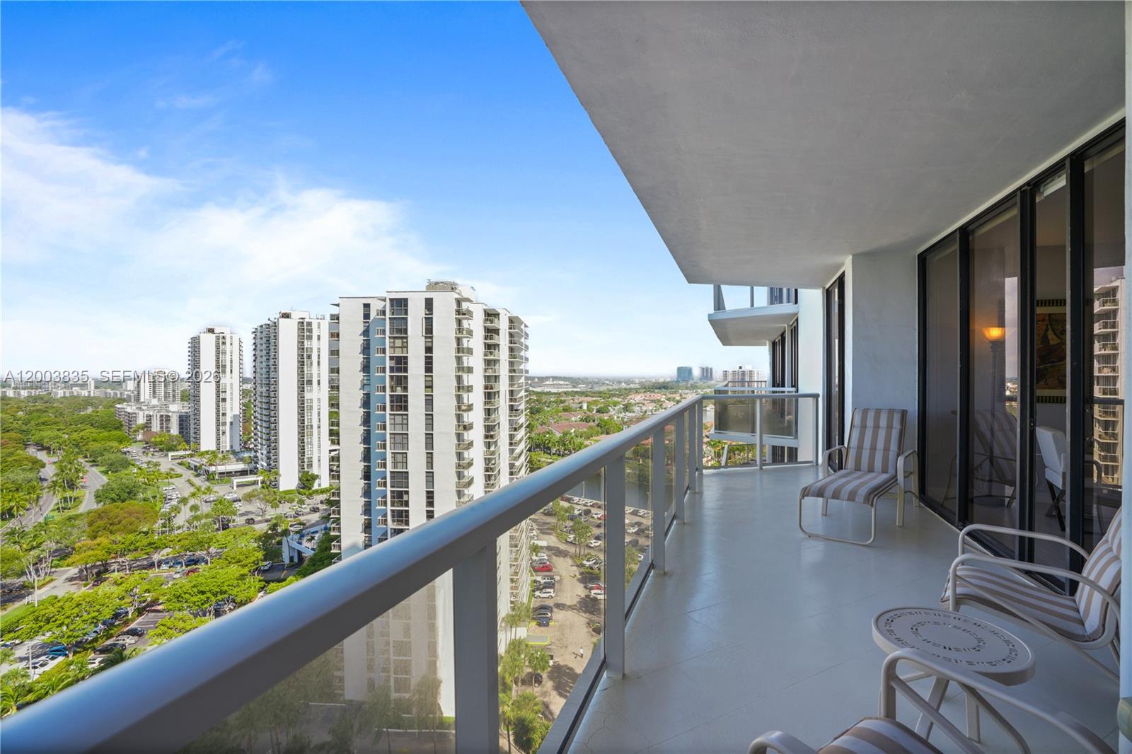 image Hamptons West36