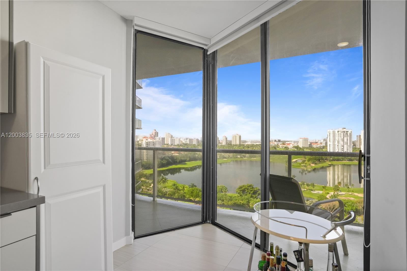 image Hamptons West3