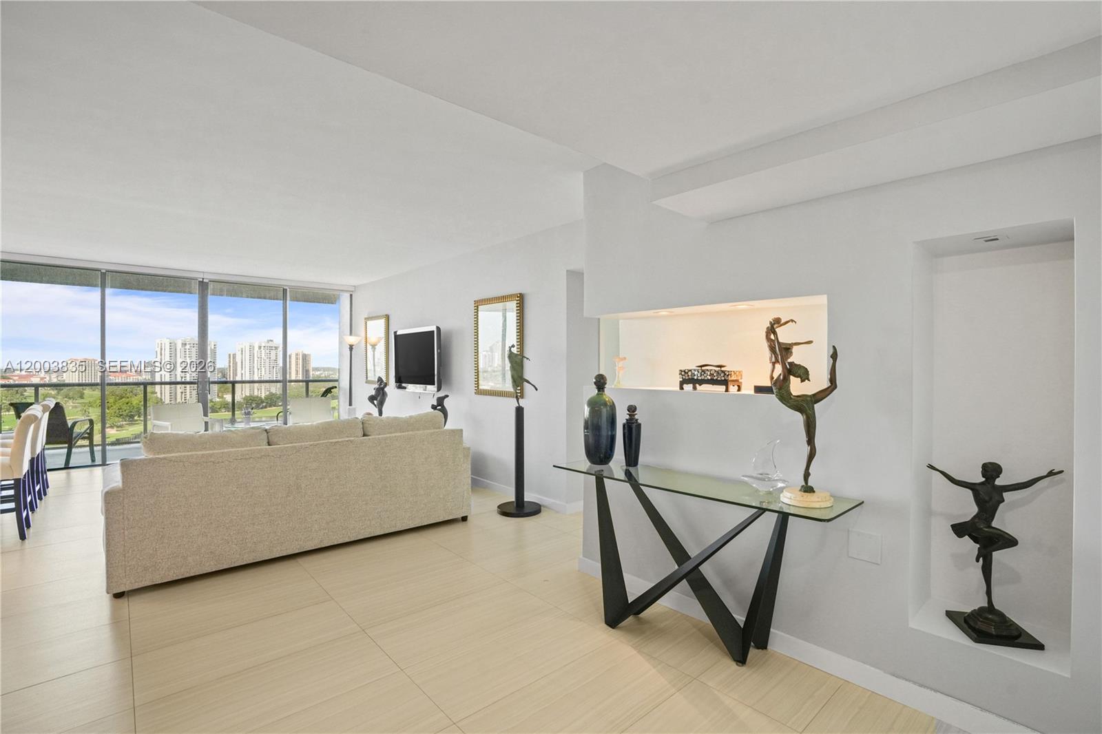 image Hamptons West42