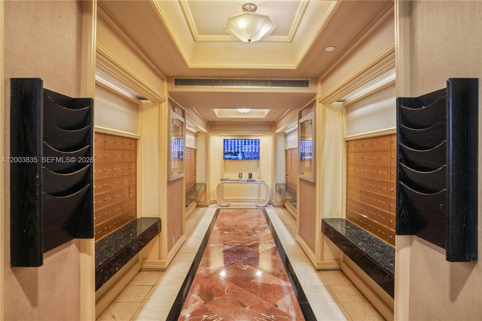 image Hamptons West44