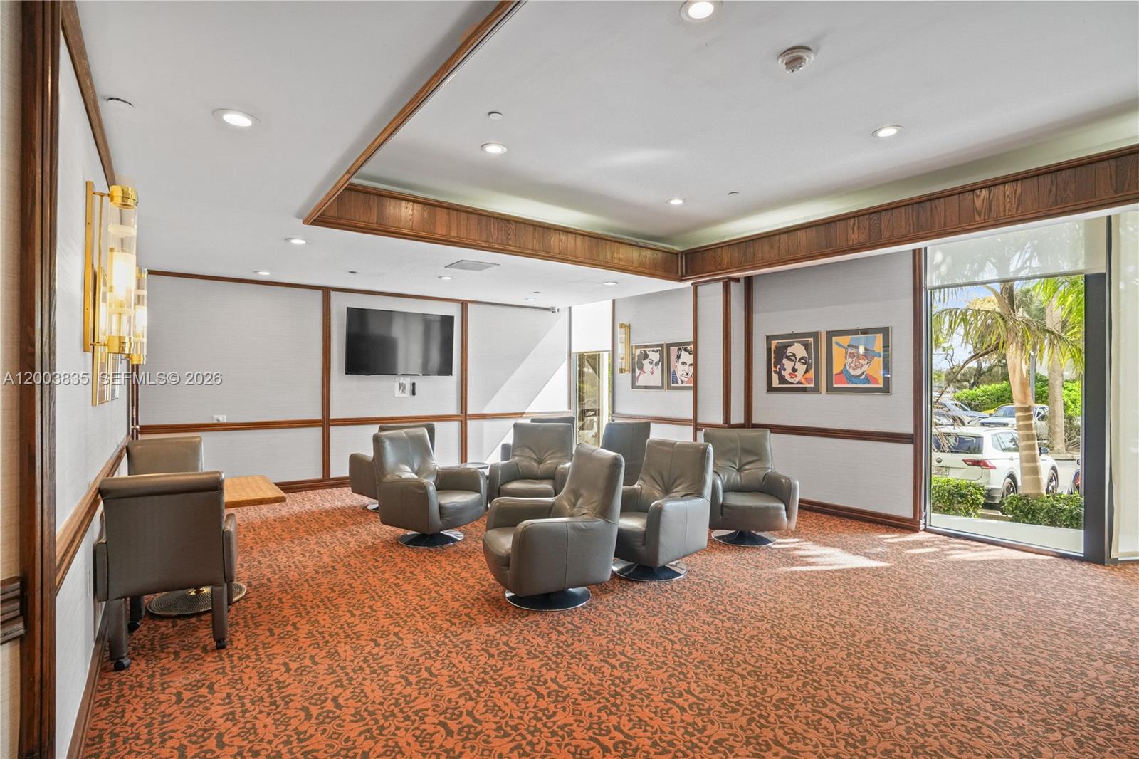 image Hamptons West45