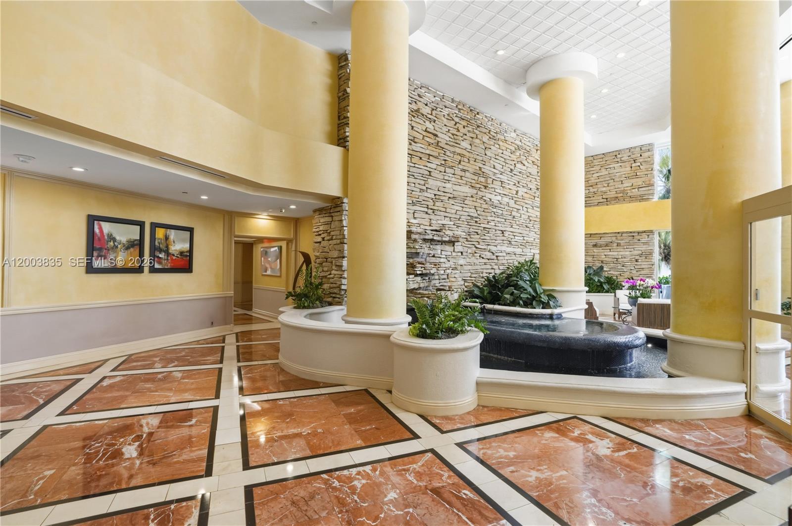 image Hamptons West55