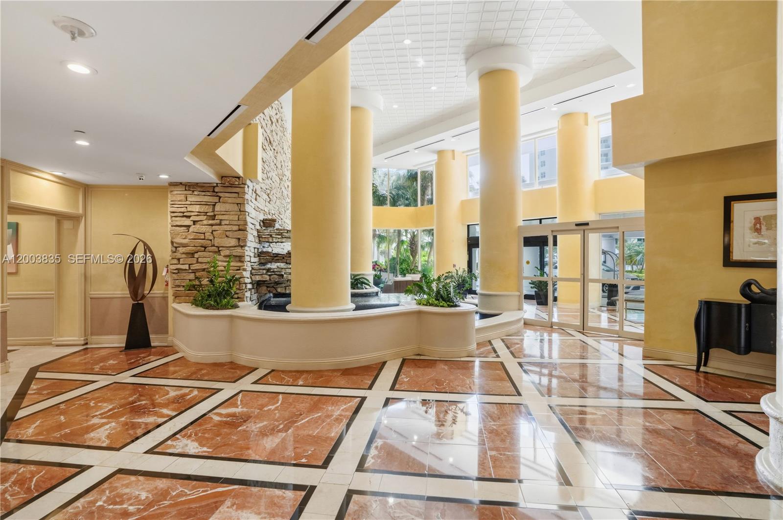 image Hamptons West56