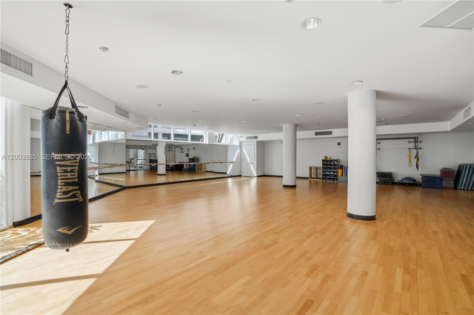 image Hamptons West66