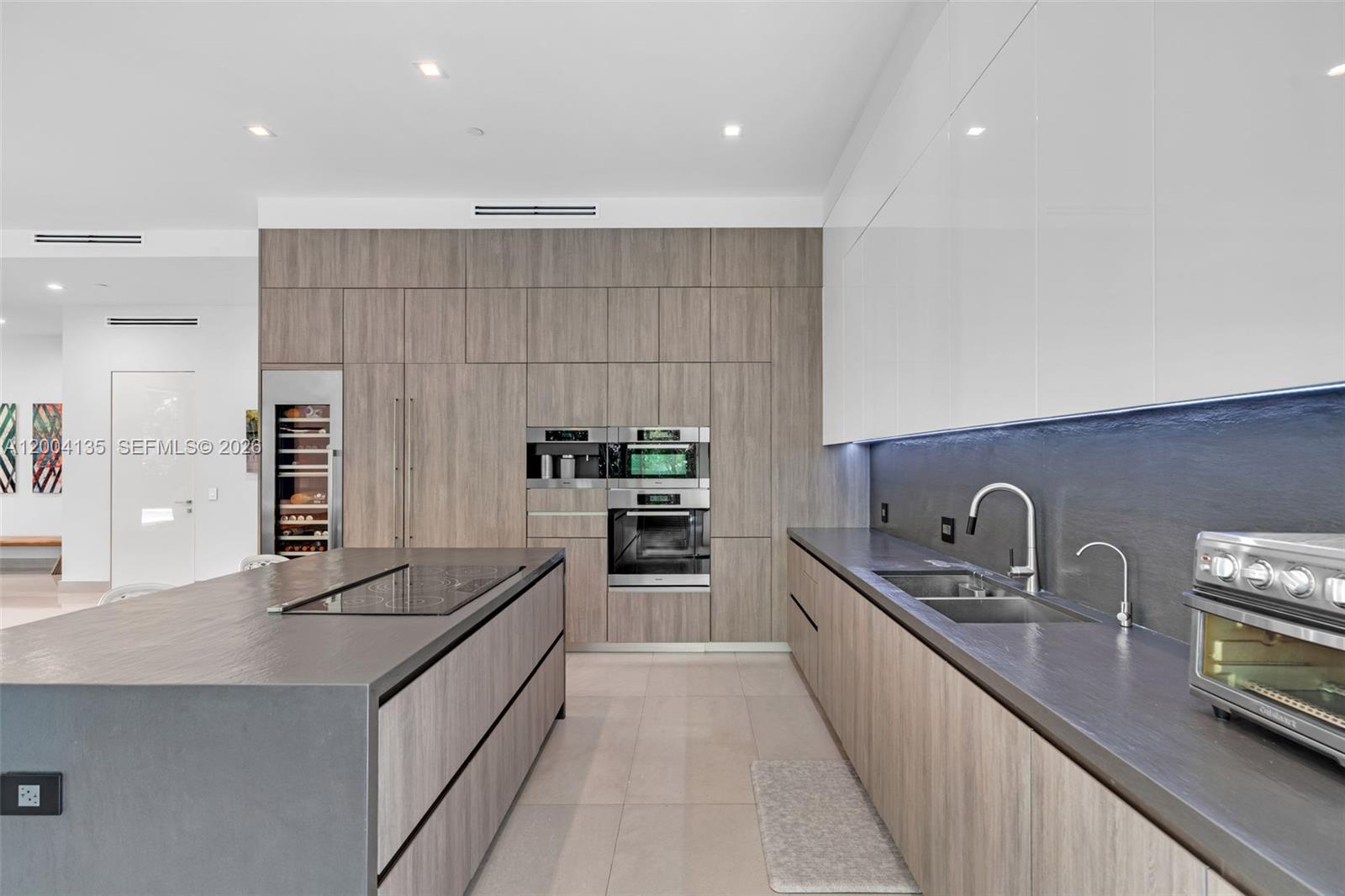 110 Reef Ln Key Biscayne, FL 33149