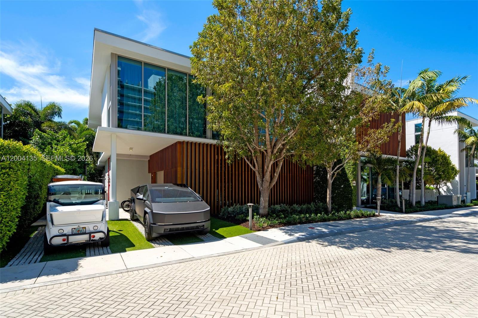 110 Reef Ln Key Biscayne, FL 33149