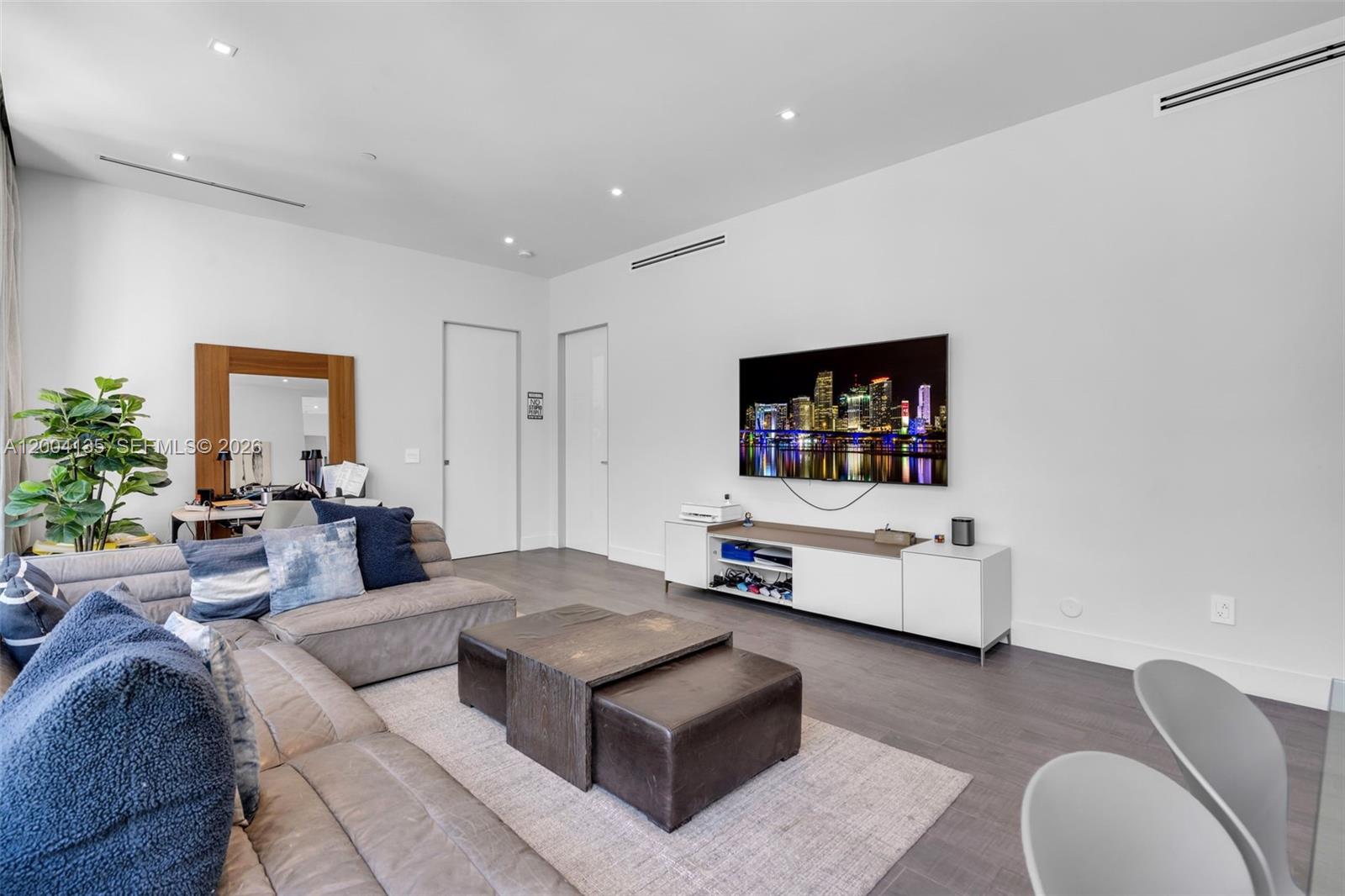 110 Reef Ln Key Biscayne, FL 33149