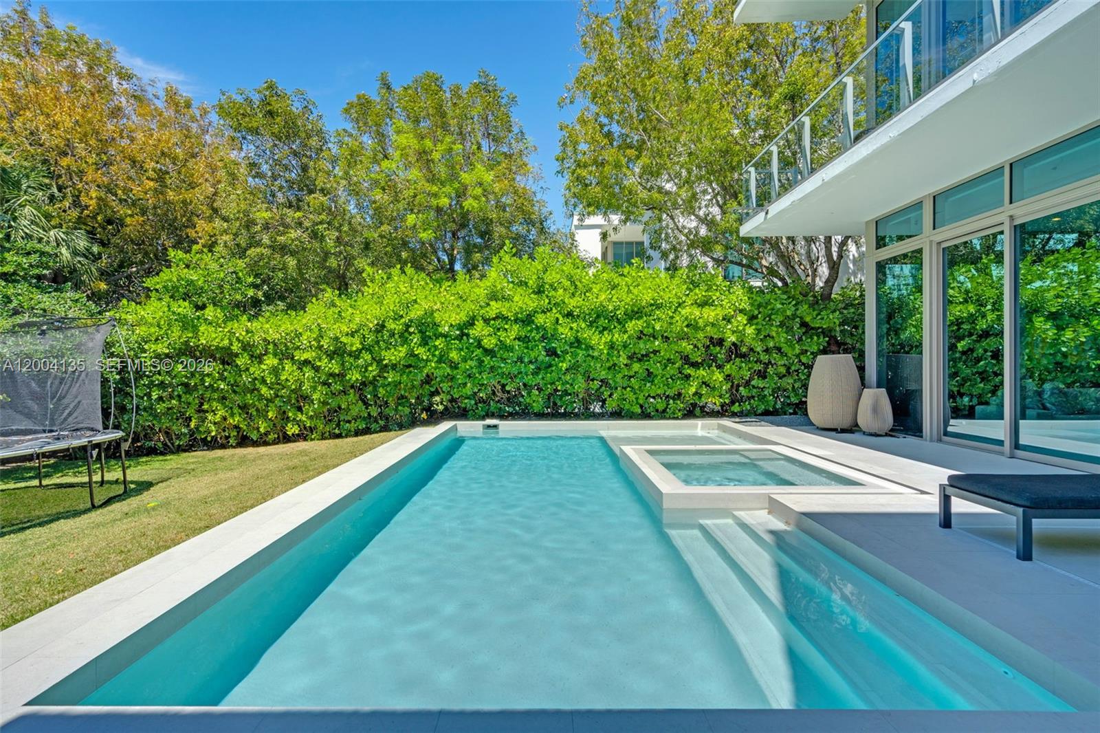 110 Reef Ln Key Biscayne, FL 33149