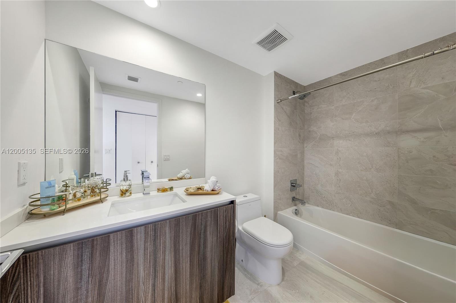 488 NE 18th St #3715 Miami, FL 33132