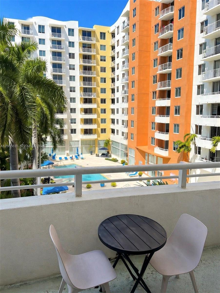 image The Venture at Aventura9