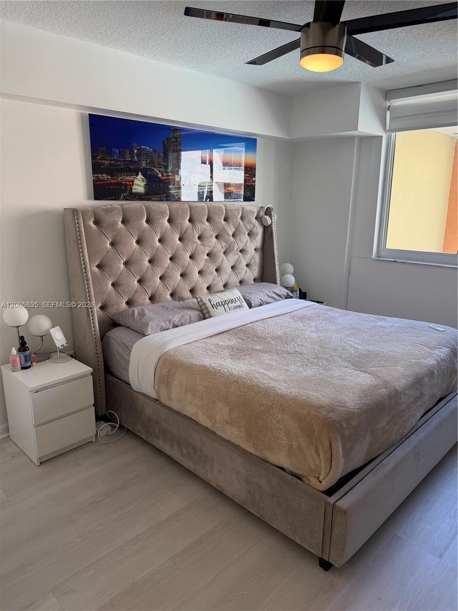 image The Venture at Aventura11