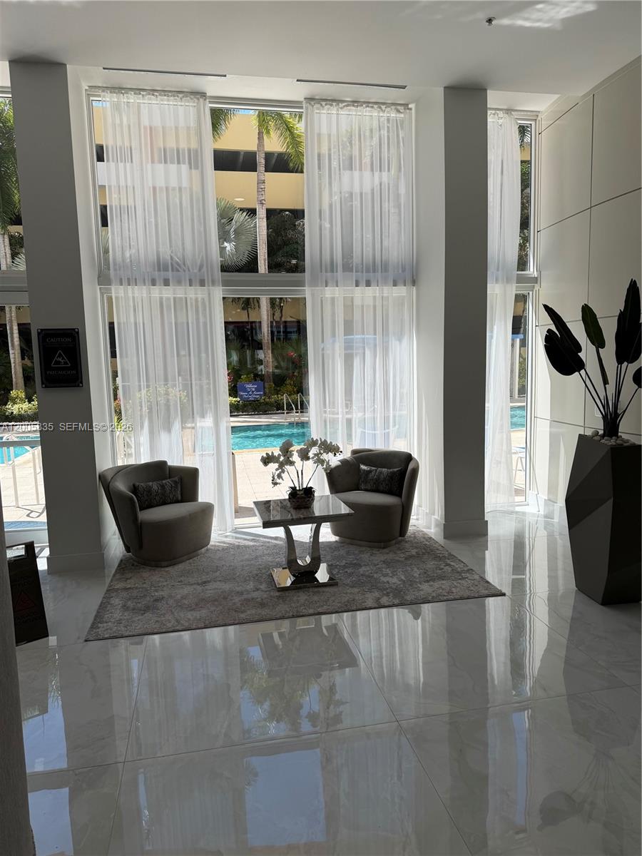 image The Venture at Aventura16
