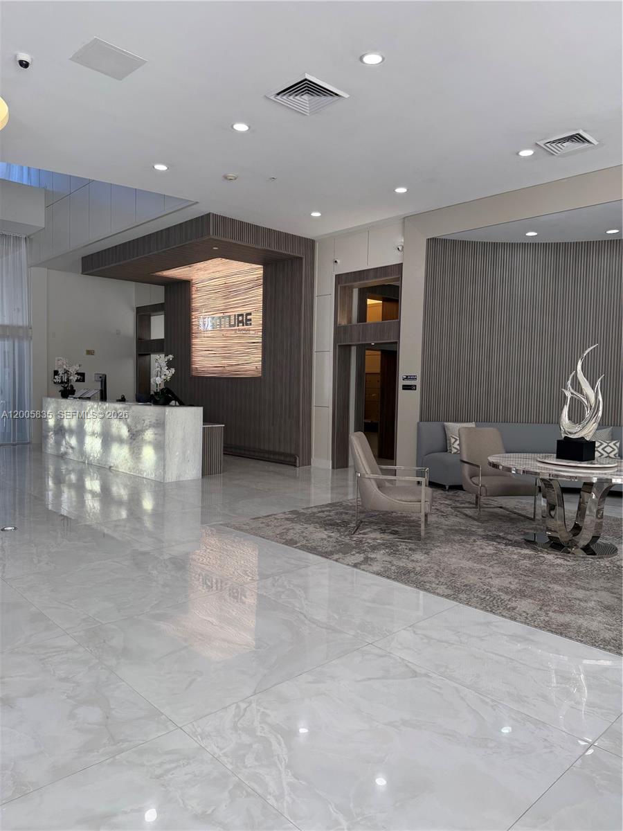 image The Venture at Aventura17