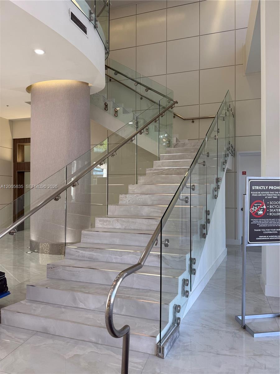 image The Venture at Aventura22