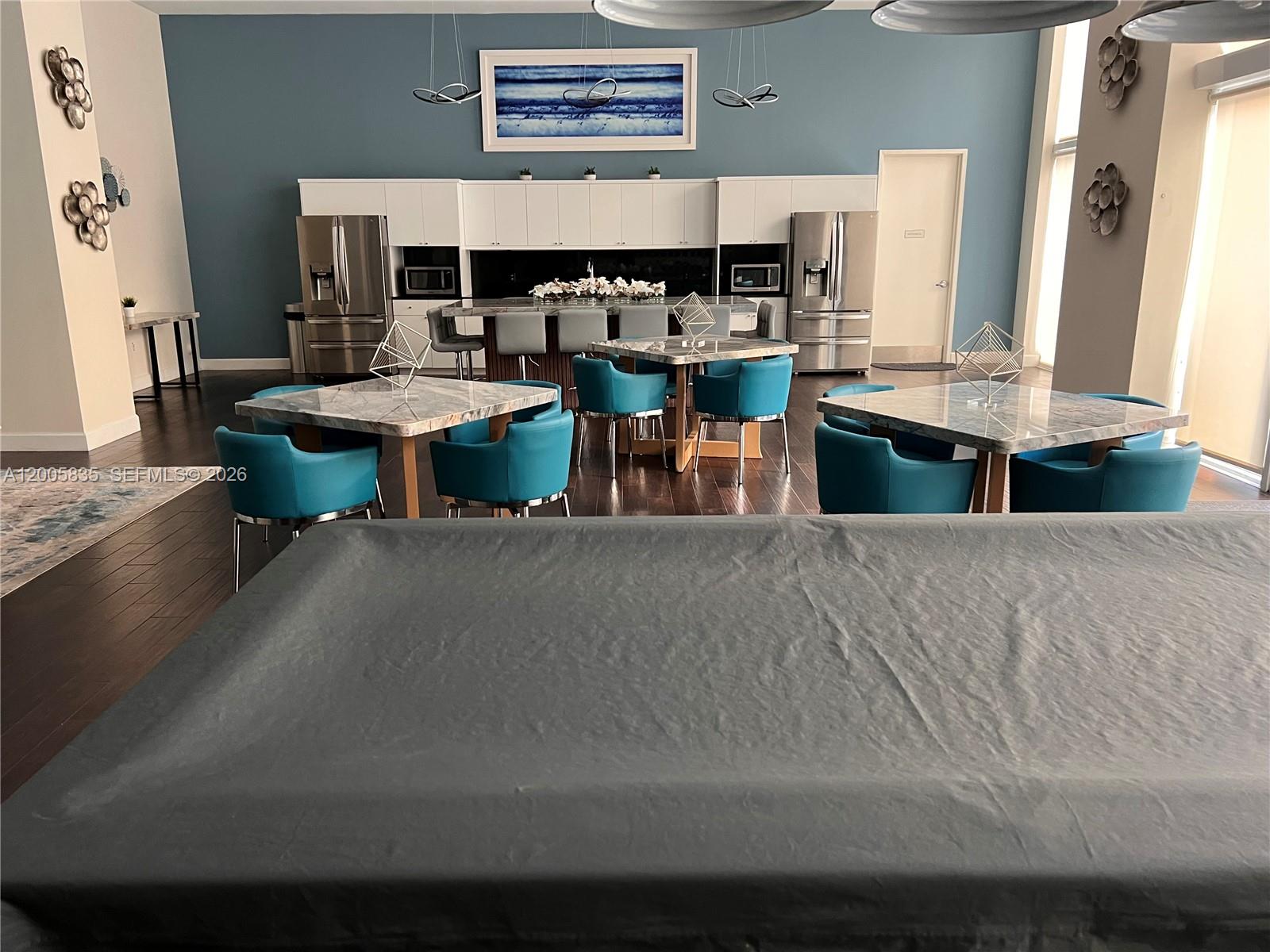 image The Venture at Aventura23