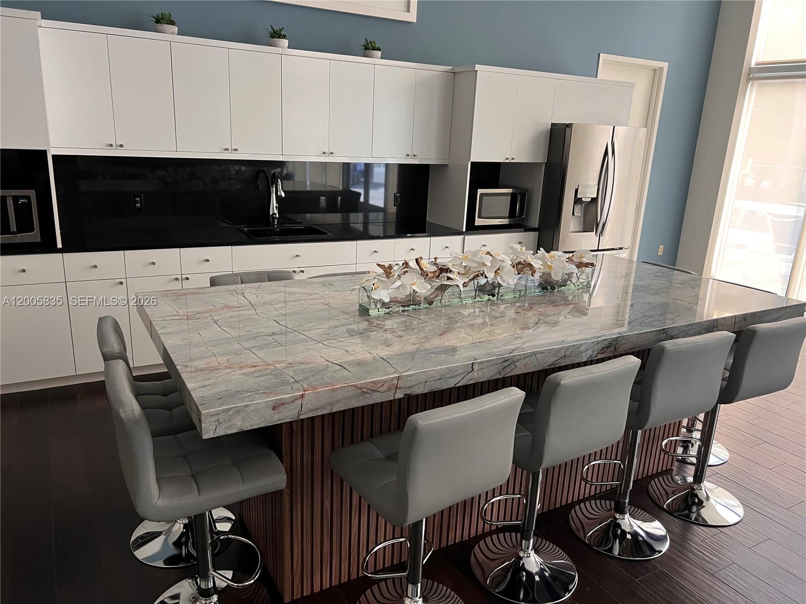 image The Venture at Aventura24