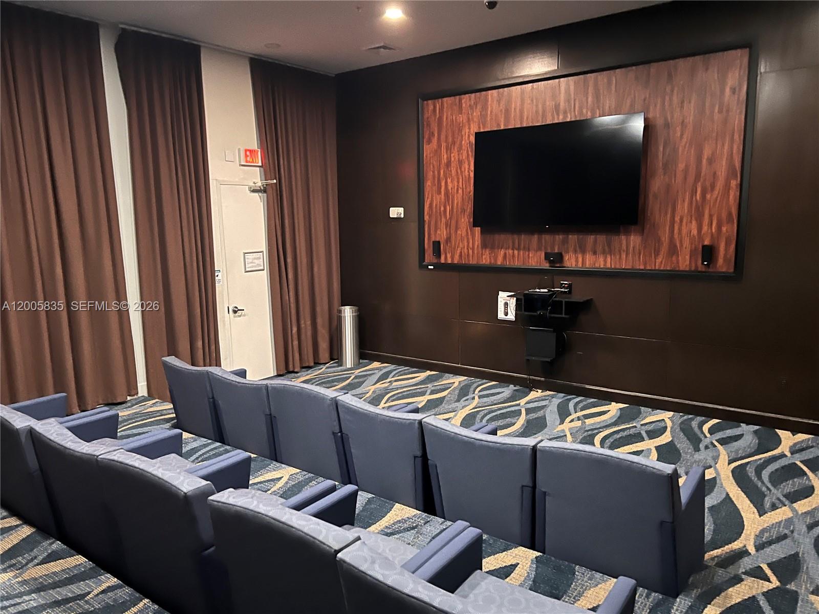 image The Venture at Aventura28