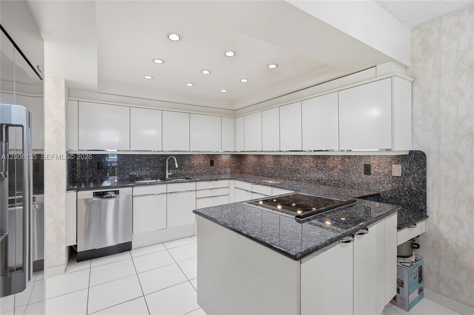 9801 Collins Ave #14D Bal Harbour, FL 33154