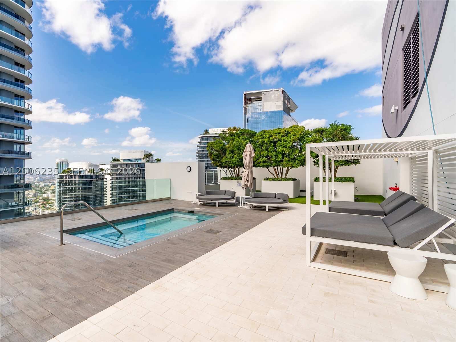 image 1010 Brickell23