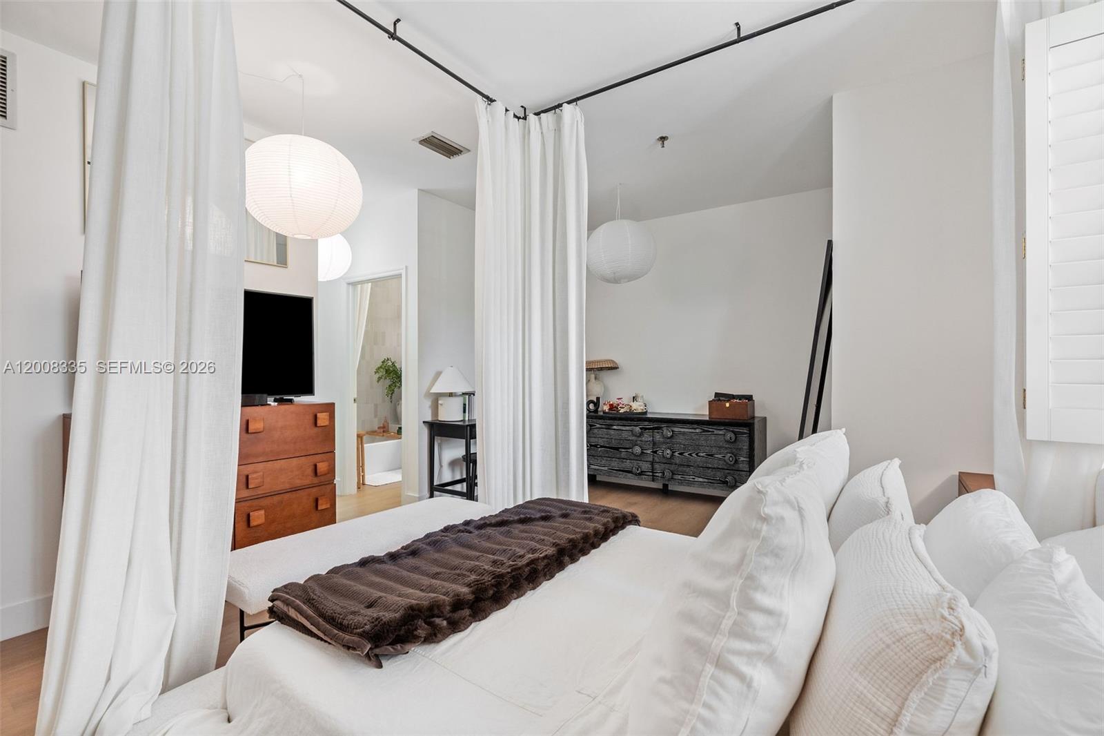 721 Biltmore Way #101 Coral Gables, FL 33134